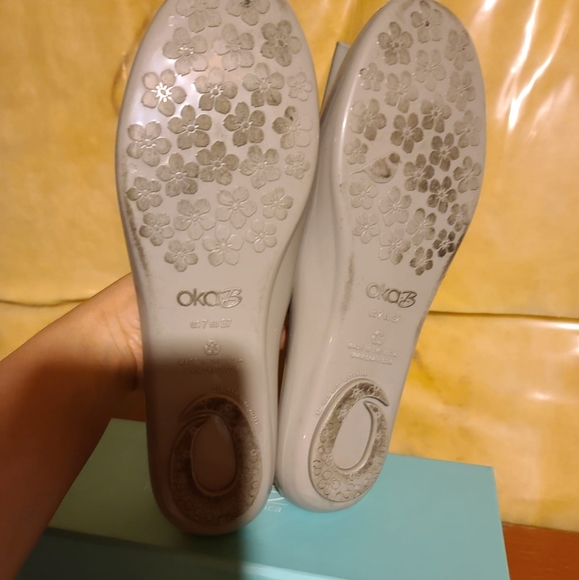 Oka B Frederica Ballet Dove with Dove Bow - Picture 3 of 7